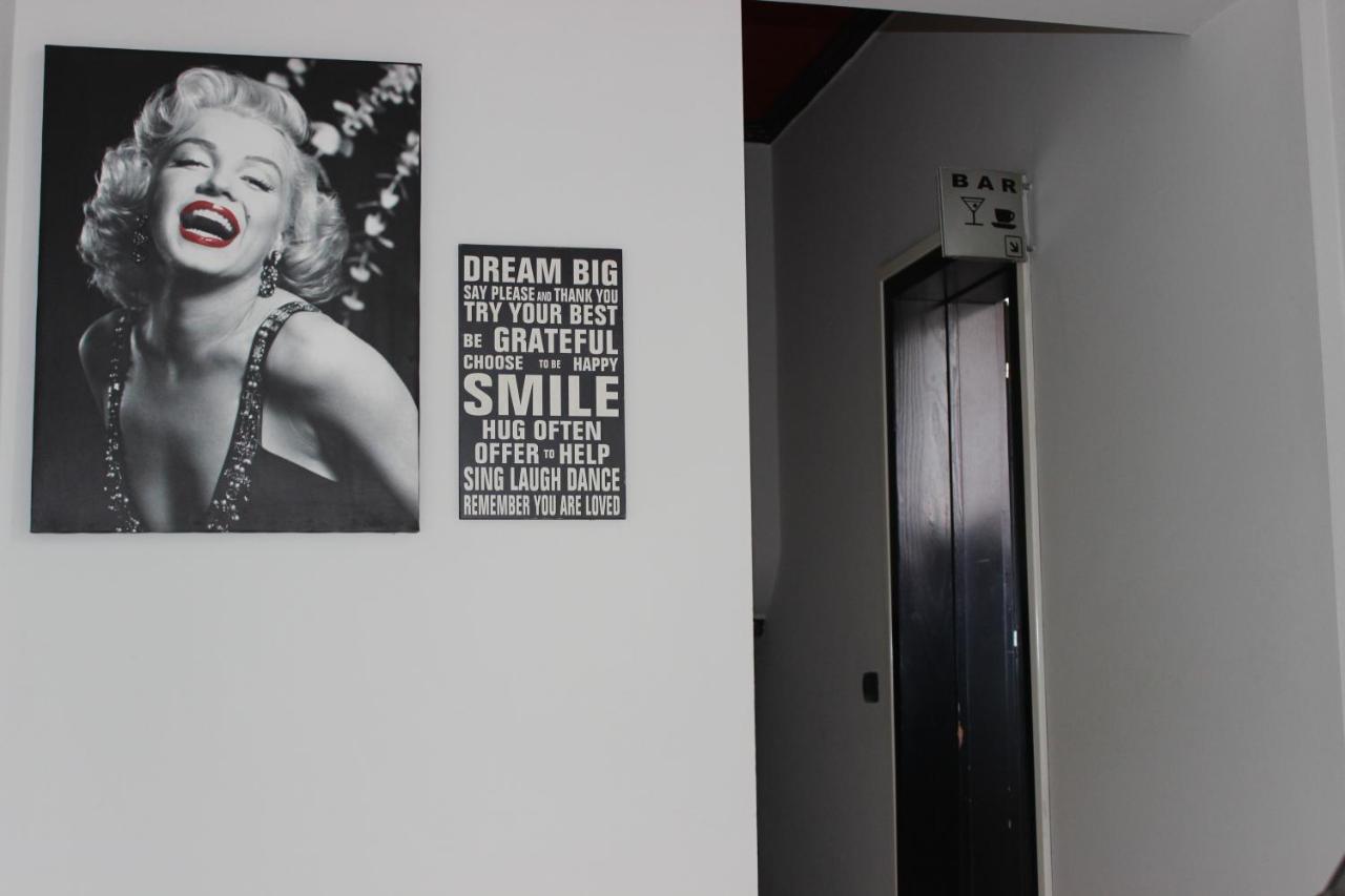 Luander Hotel Tirana Bagian luar foto