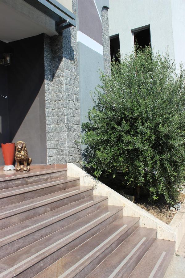 Luander Hotel Tirana Bagian luar foto