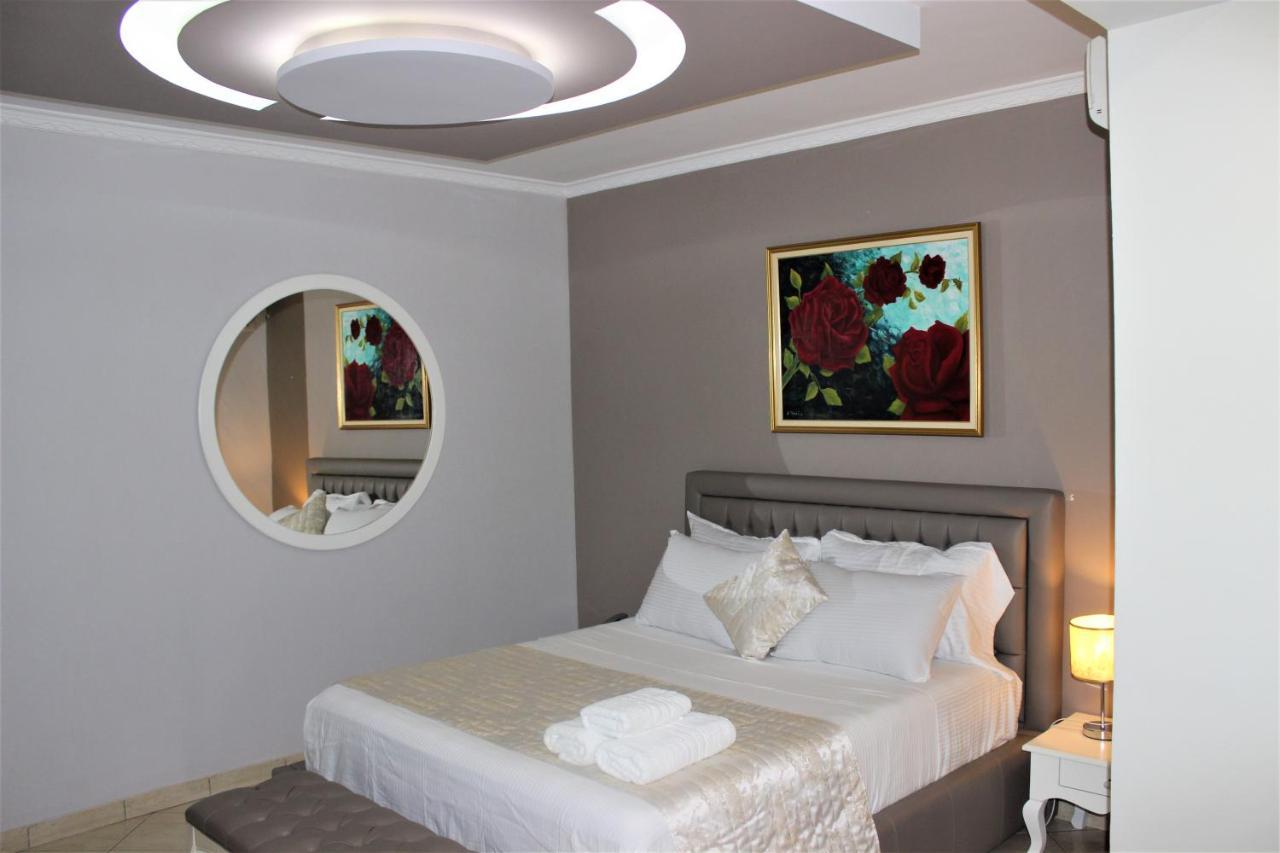 Luander Hotel Tirana Ruang foto