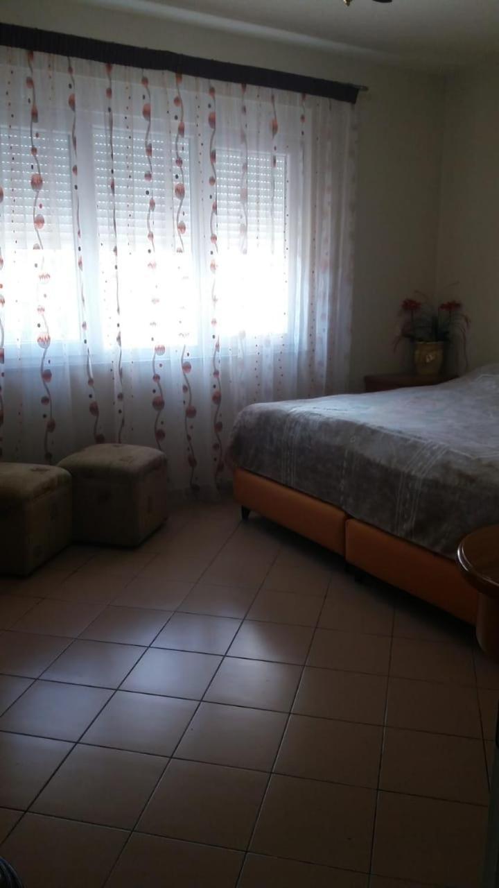 Luander Hotel Tirana Ruang foto