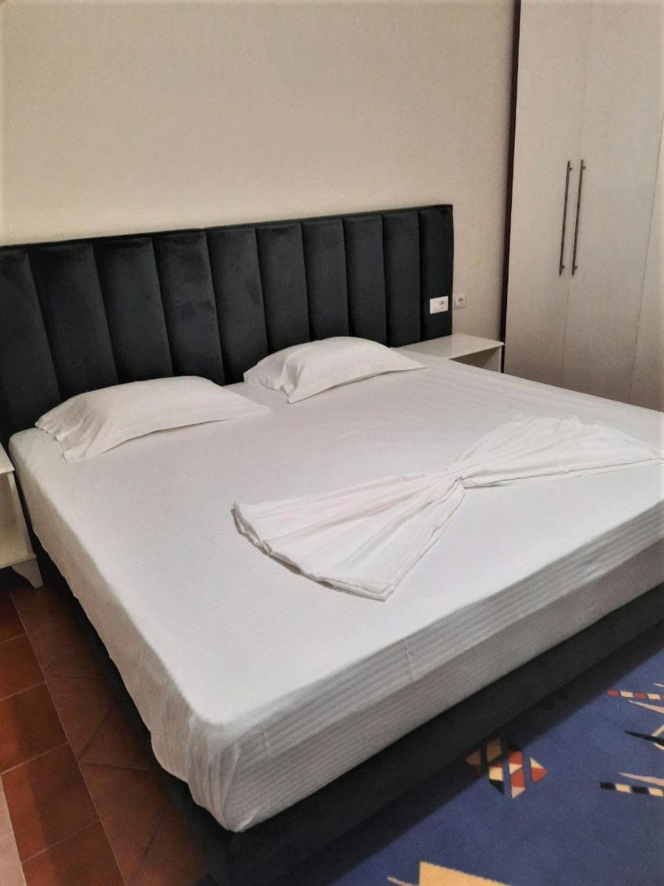 Luander Hotel Tirana Ruang foto