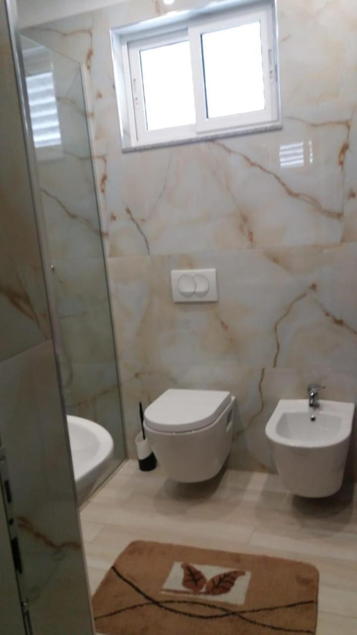 Luander Hotel Tirana Ruang foto