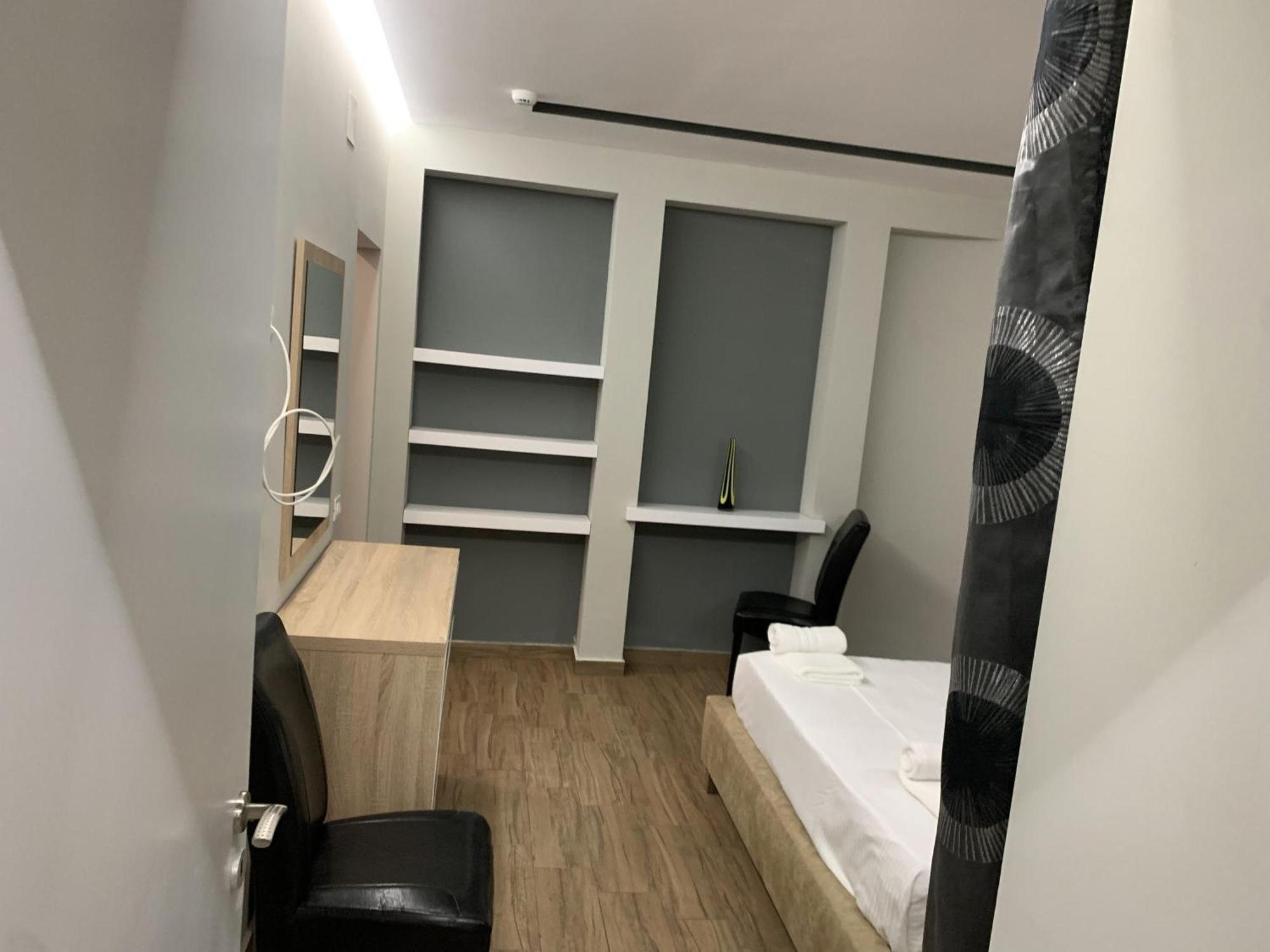 Luander Hotel Tirana Ruang foto