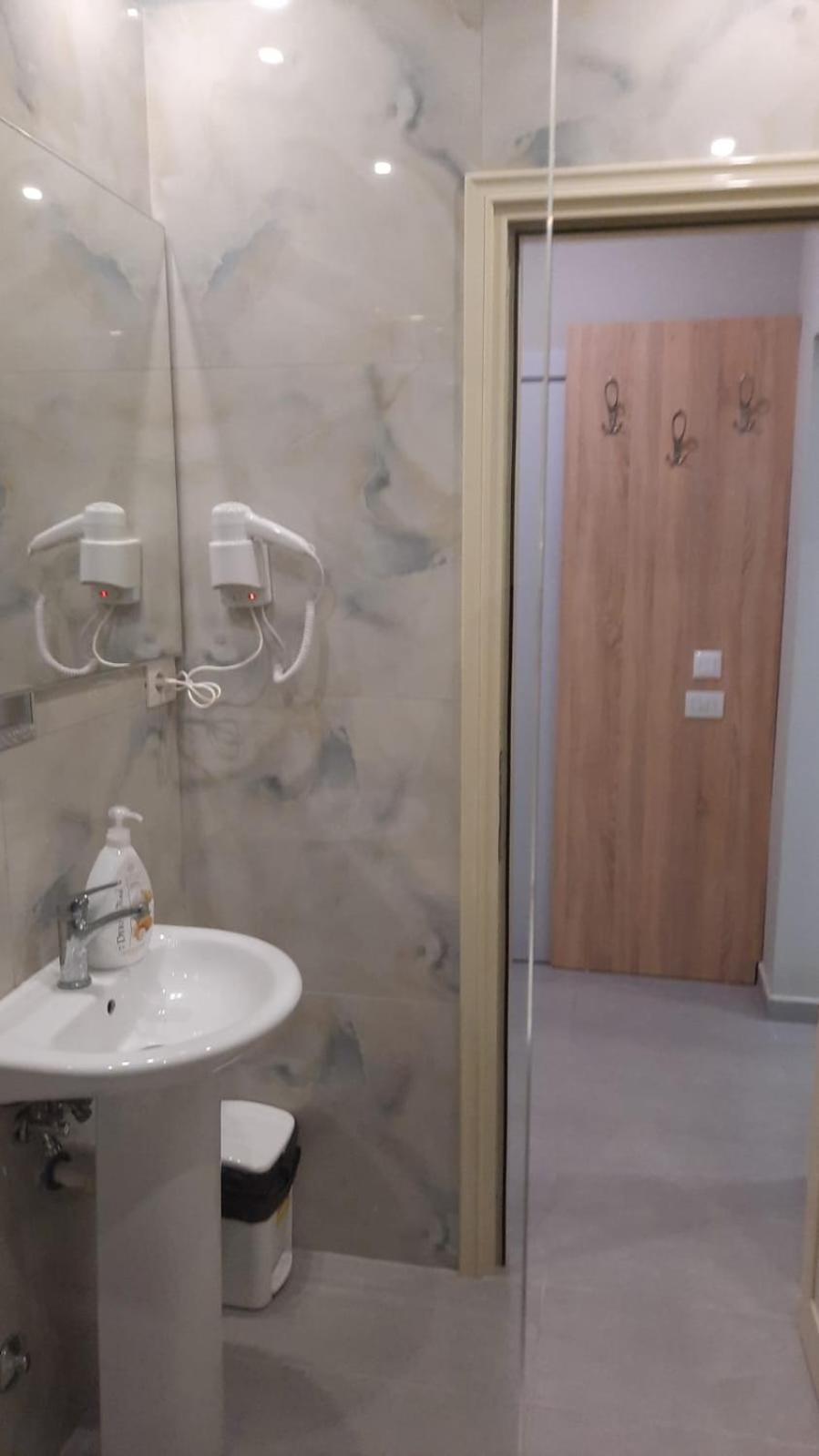 Luander Hotel Tirana Ruang foto