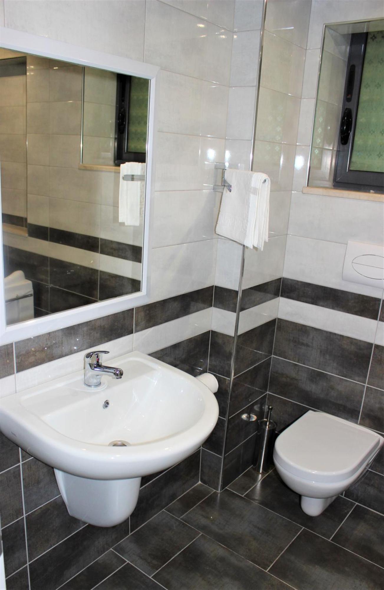 Luander Hotel Tirana Ruang foto